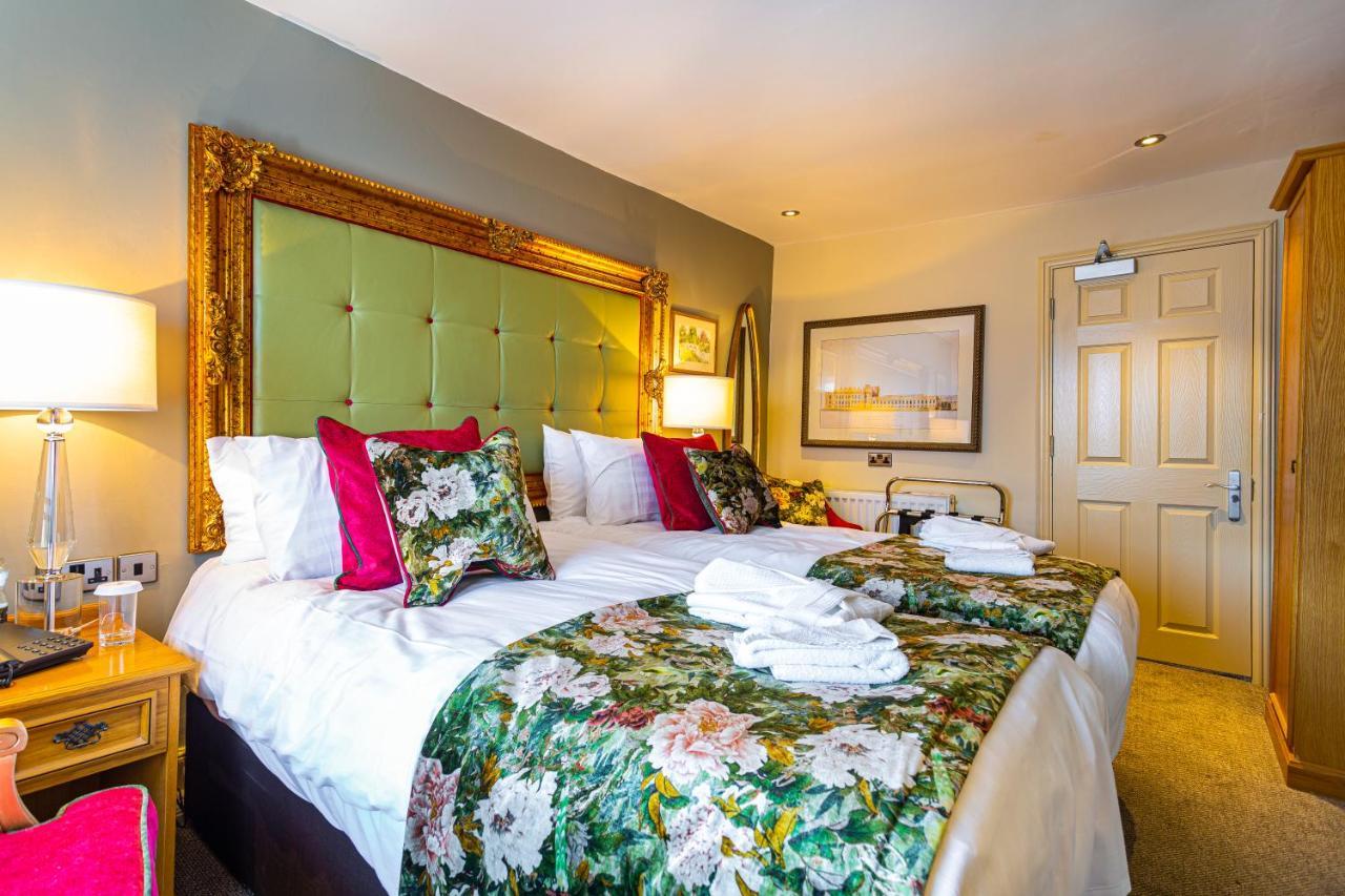 The Rutland Arms Hotel, Bakewell, Derbyshire ภายนอก รูปภาพ