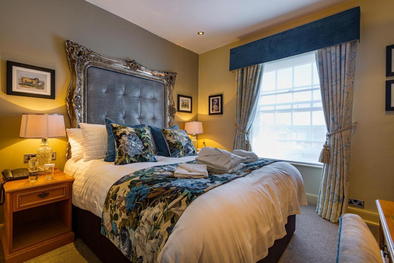 The Rutland Arms Hotel, Bakewell, Derbyshire ภายนอก รูปภาพ