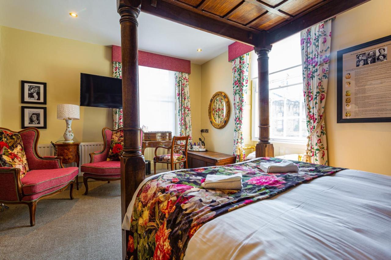 The Rutland Arms Hotel, Bakewell, Derbyshire ภายนอก รูปภาพ