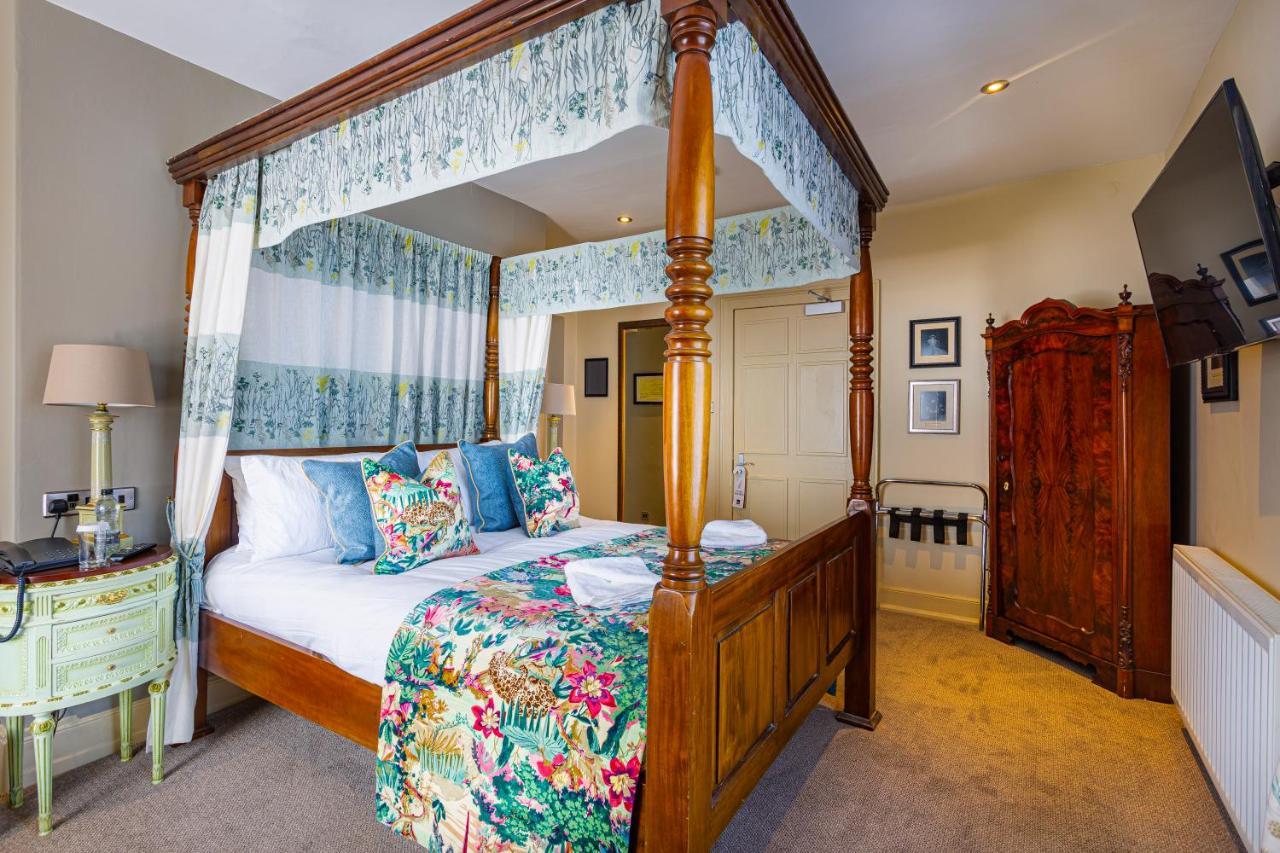 The Rutland Arms Hotel, Bakewell, Derbyshire ภายนอก รูปภาพ