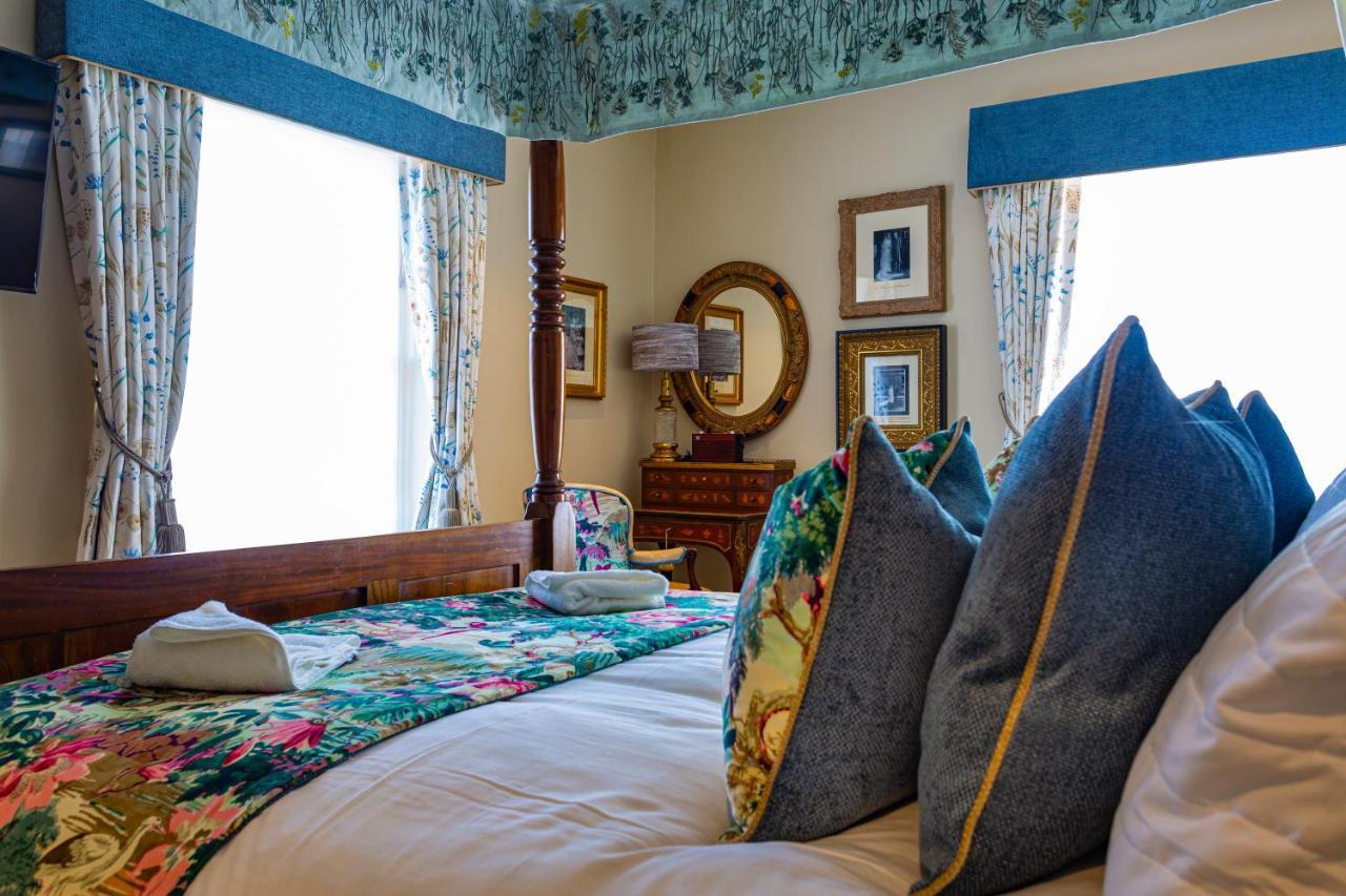 The Rutland Arms Hotel, Bakewell, Derbyshire ภายนอก รูปภาพ