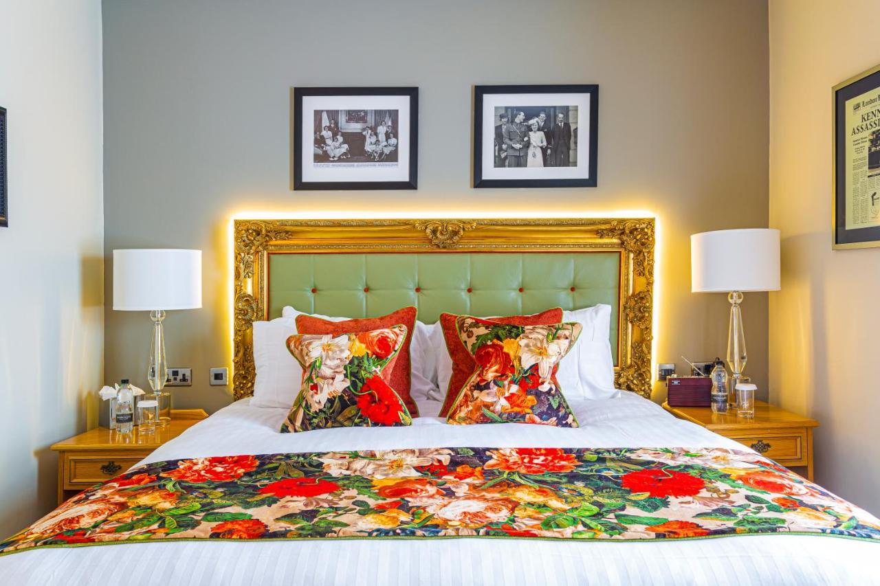 The Rutland Arms Hotel, Bakewell, Derbyshire ภายนอก รูปภาพ