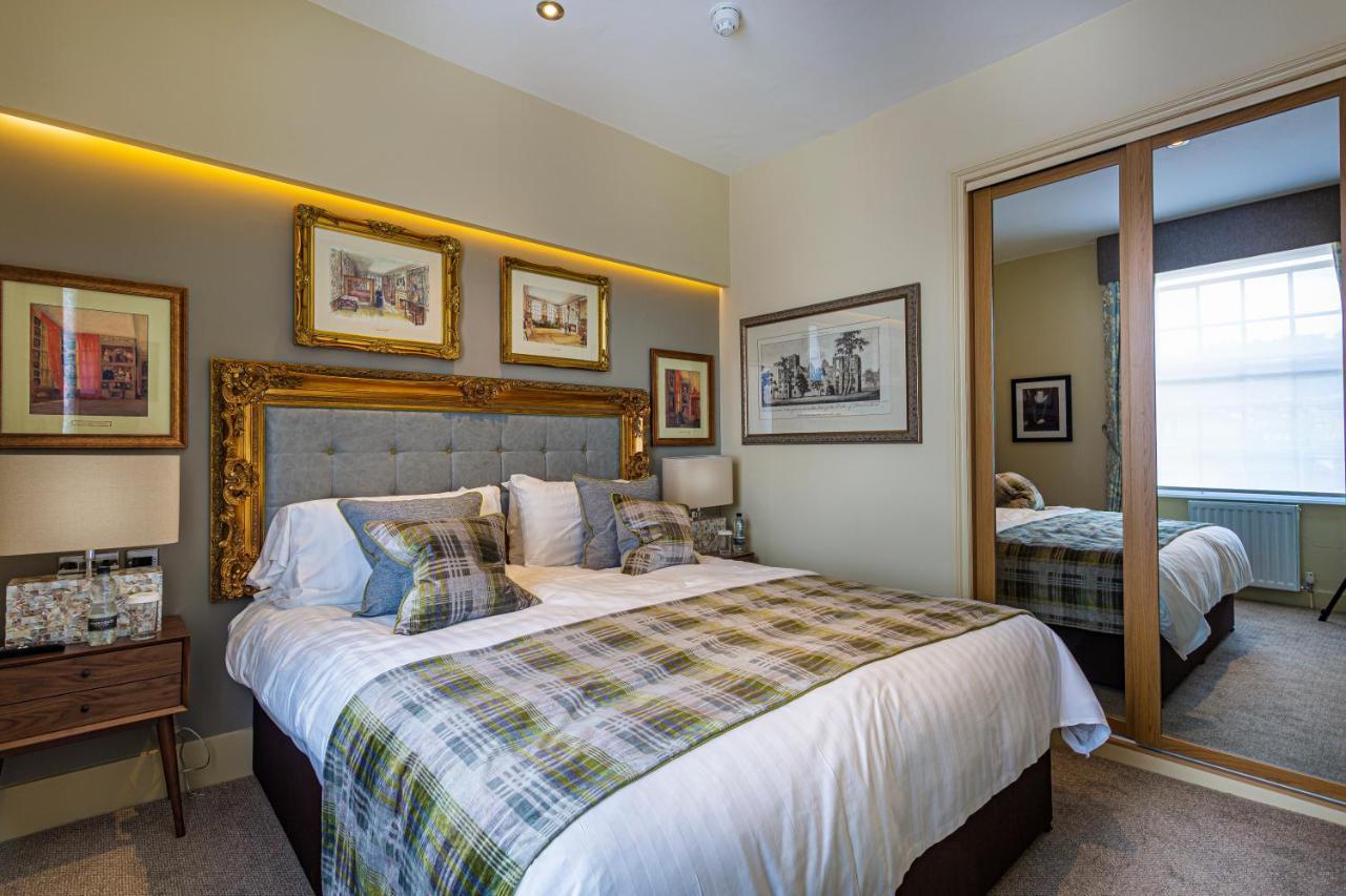 The Rutland Arms Hotel, Bakewell, Derbyshire ภายนอก รูปภาพ