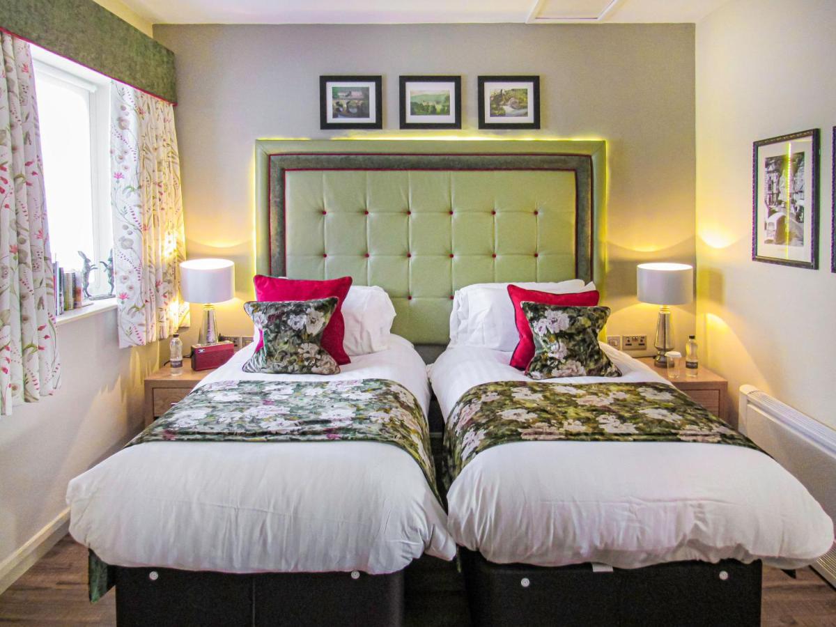 The Rutland Arms Hotel, Bakewell, Derbyshire ภายนอก รูปภาพ
