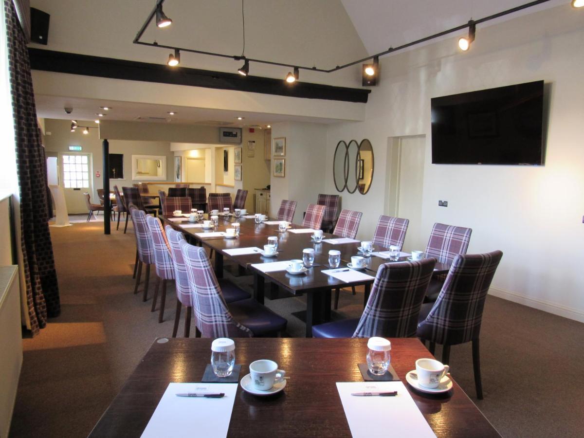 The Rutland Arms Hotel, Bakewell, Derbyshire ภายนอก รูปภาพ