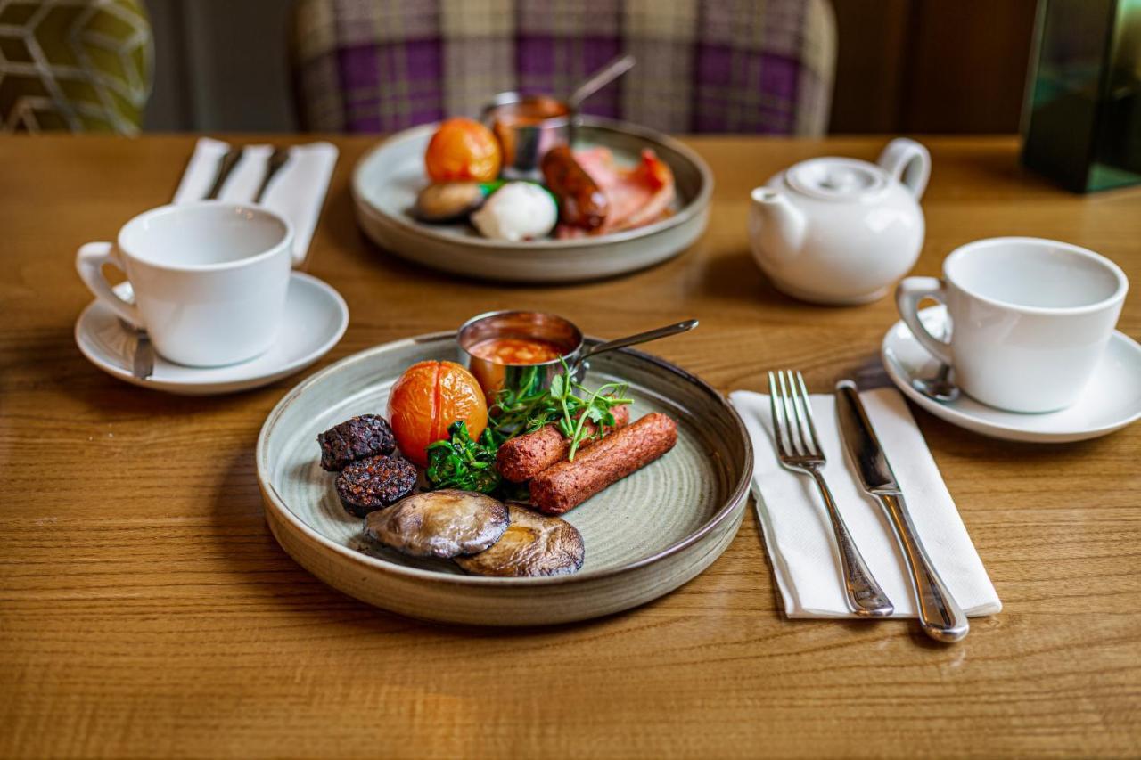 The Rutland Arms Hotel, Bakewell, Derbyshire ภายนอก รูปภาพ