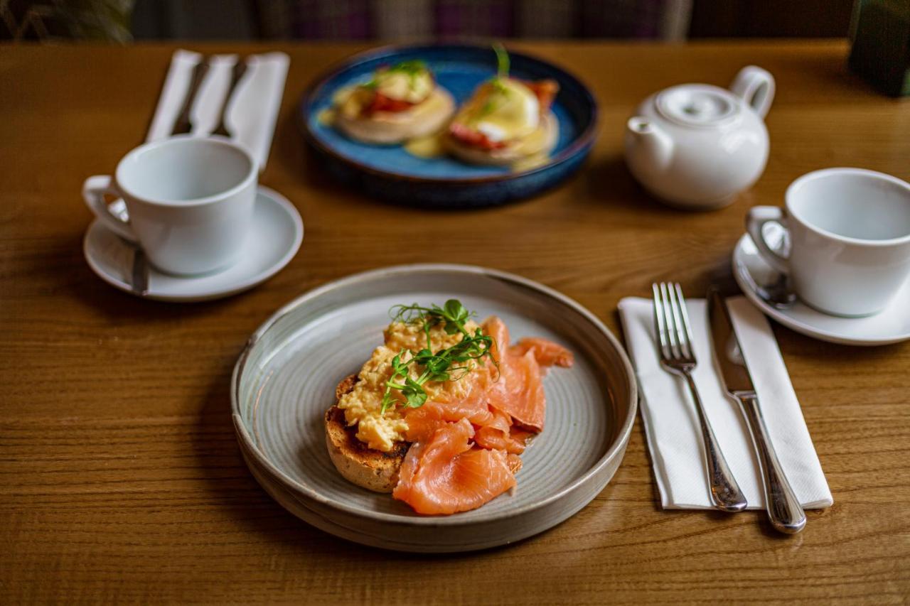 The Rutland Arms Hotel, Bakewell, Derbyshire ภายนอก รูปภาพ
