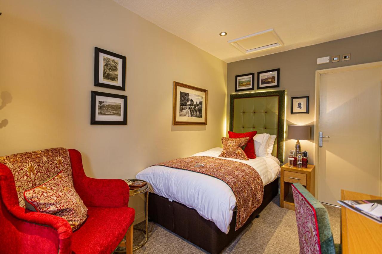 The Rutland Arms Hotel, Bakewell, Derbyshire ภายนอก รูปภาพ