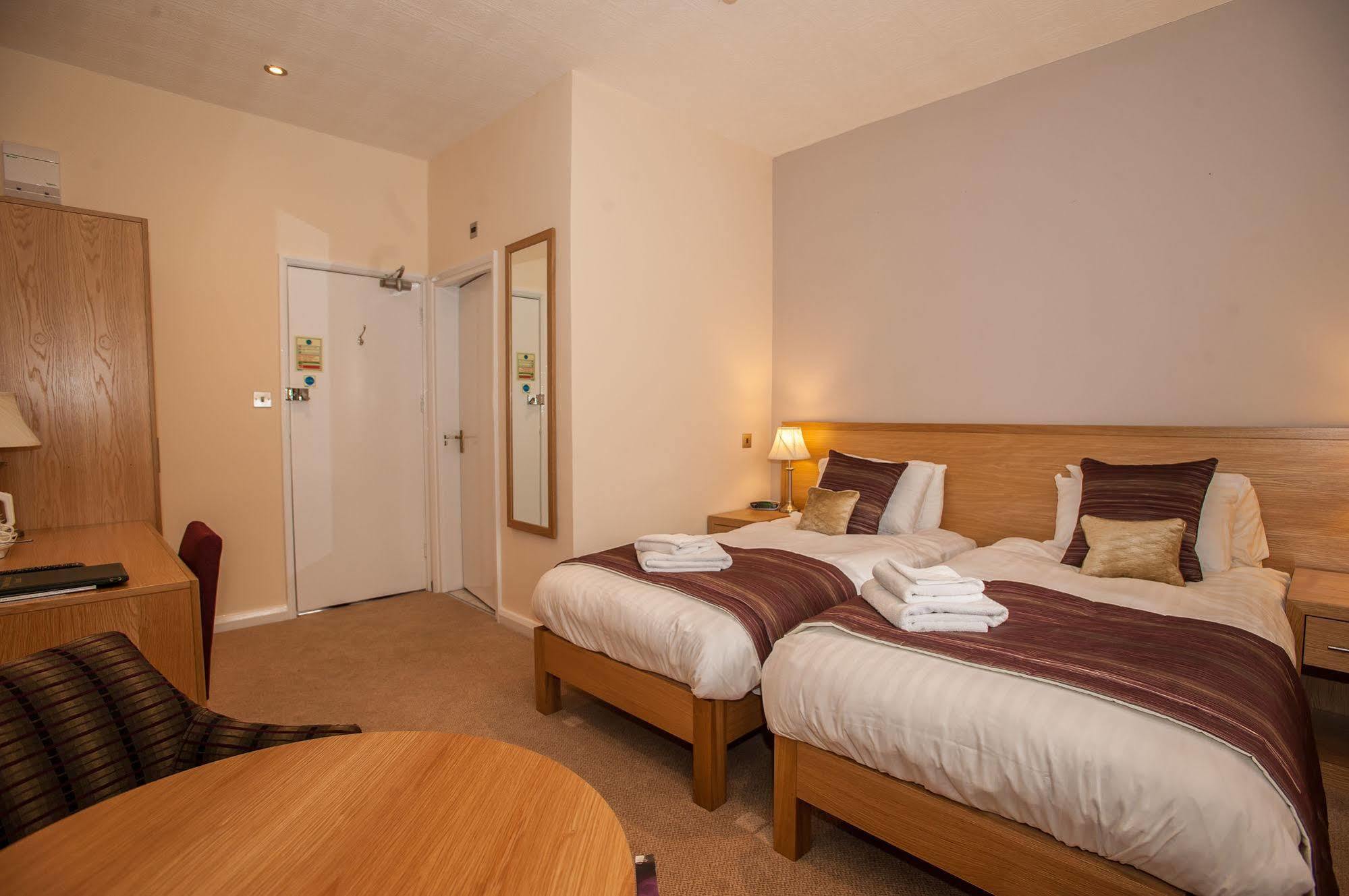 The Rutland Arms Hotel, Bakewell, Derbyshire ภายนอก รูปภาพ