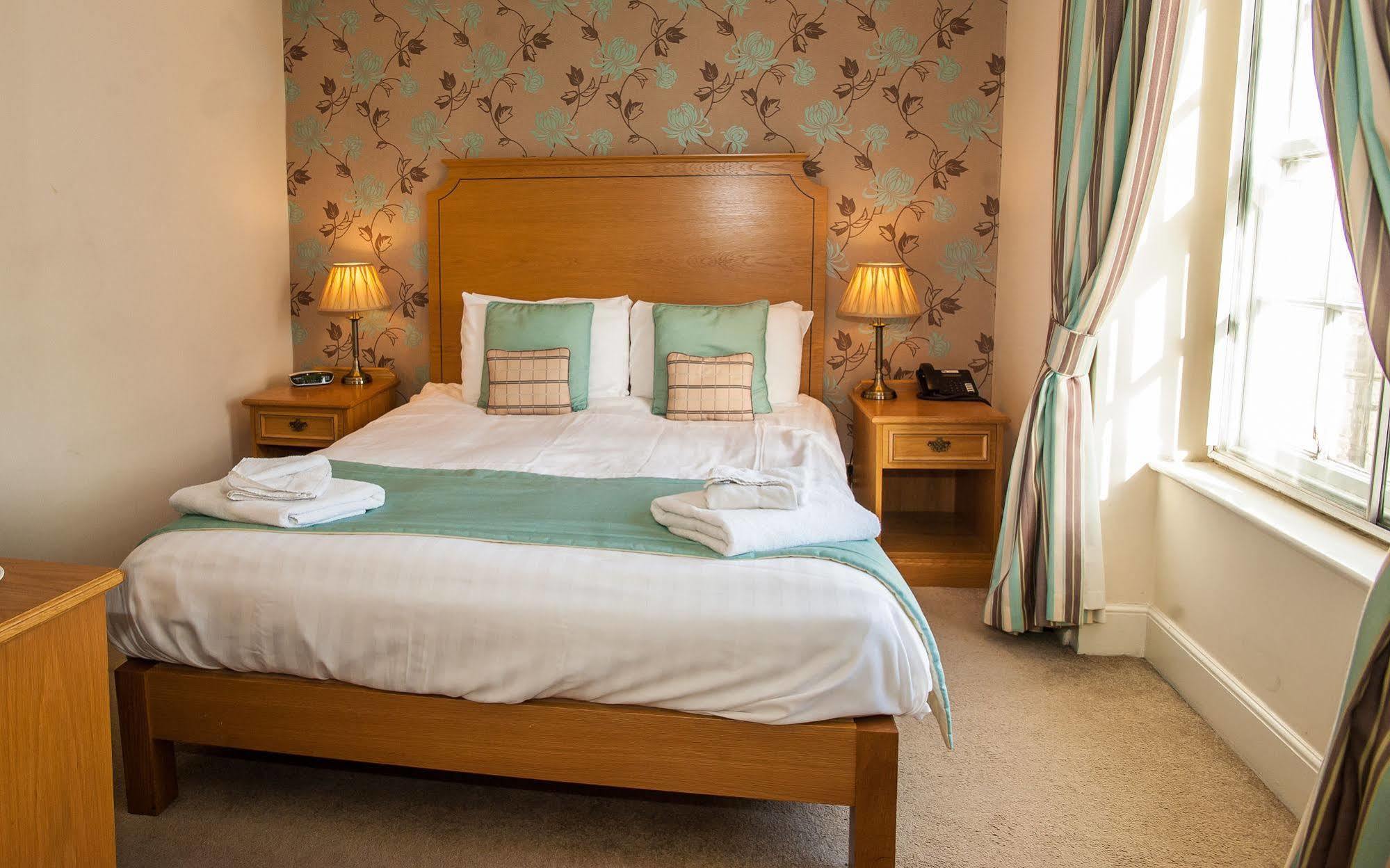 The Rutland Arms Hotel, Bakewell, Derbyshire ภายนอก รูปภาพ